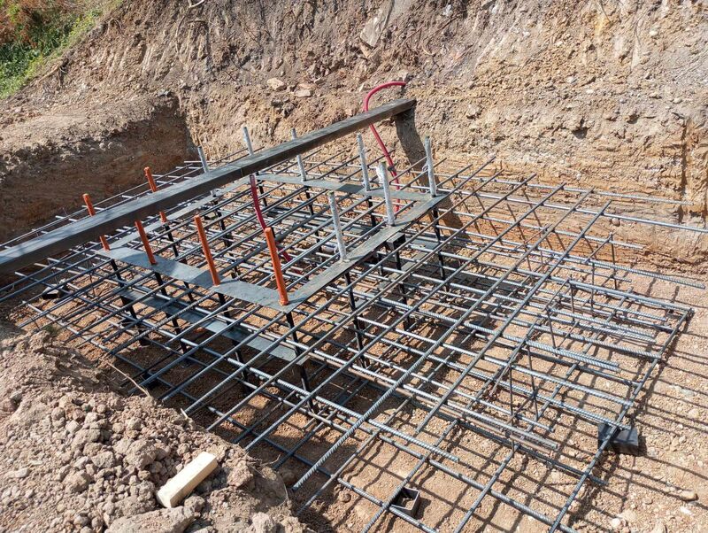 Bewehrungskorb für ein Fundament vor dem Betonieren